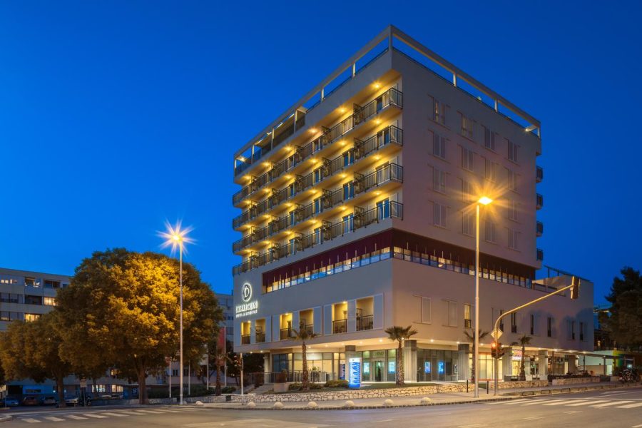 MOON HOTEL